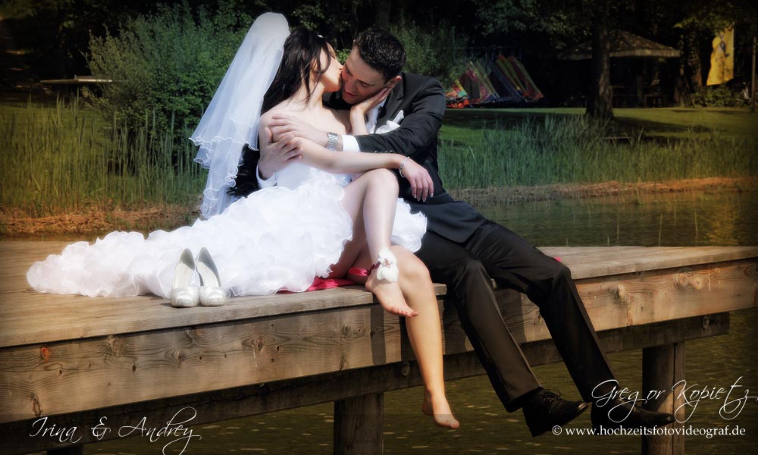 Hochzeitsfotograf Bayern – Brautpaar am See
